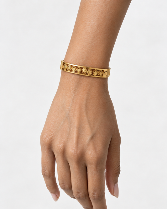 Aveline Cuff